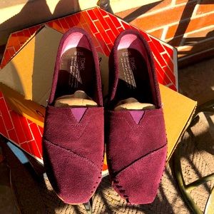 Toms Plum Suede Classic Sneakers